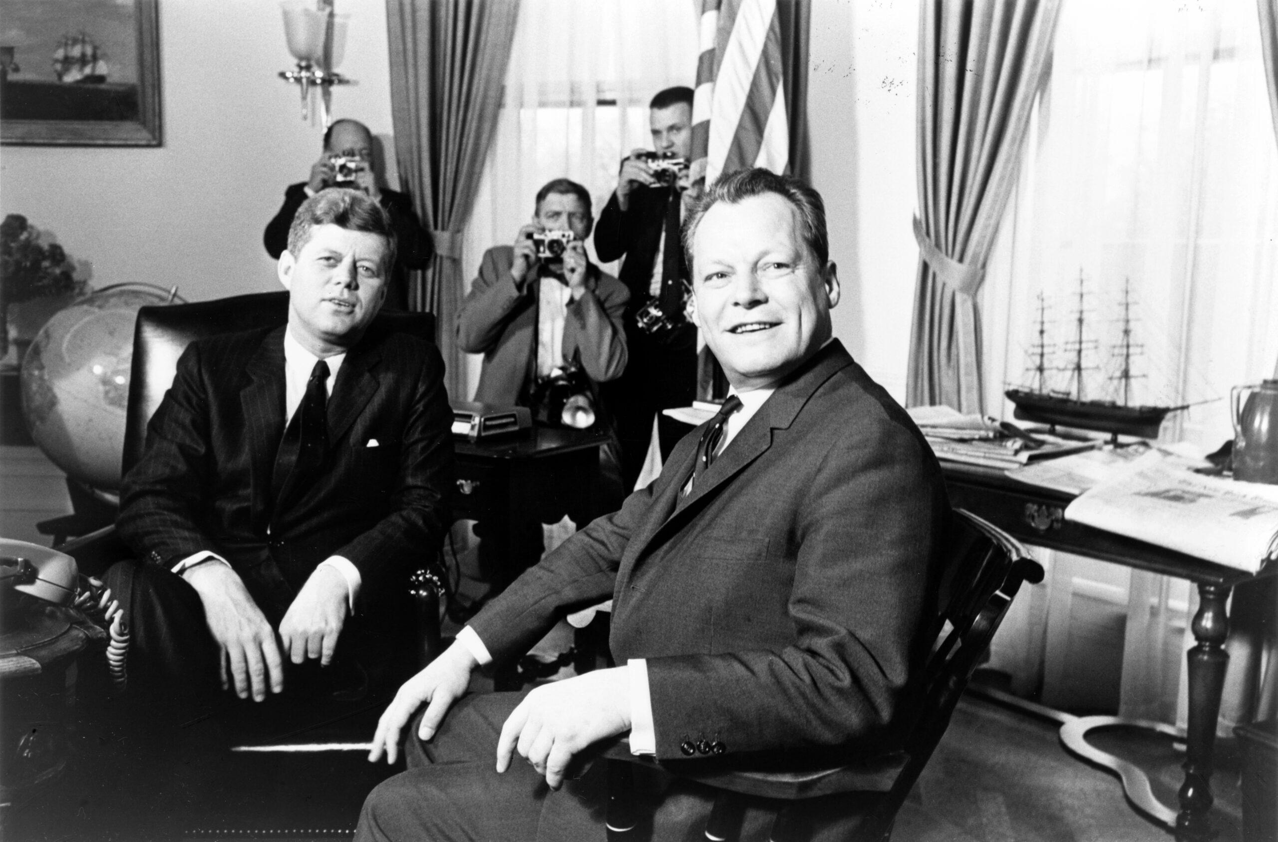 Ein Treffen von John F. Kennedy und Willy Brandt