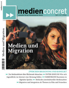 Titelseite der Zeitschrift MedienConcret mit einer jungen Frau, die mit einem Smartphone gefilmt/fotografiert wird.